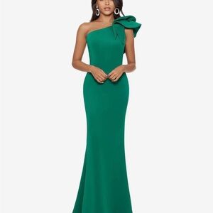 Elegant Green One-Shoulder Dress